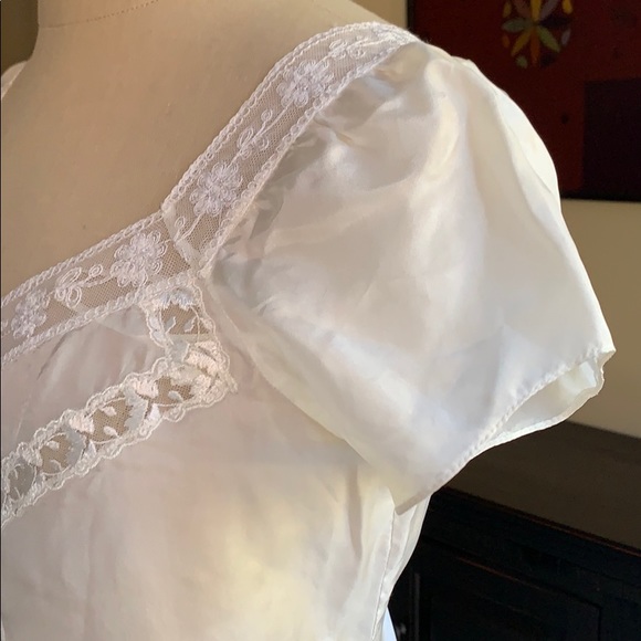 Rebecca Taylor Delicate Silk Ivory Lace Trimmed Top, size 4 - Picture 4 of 12